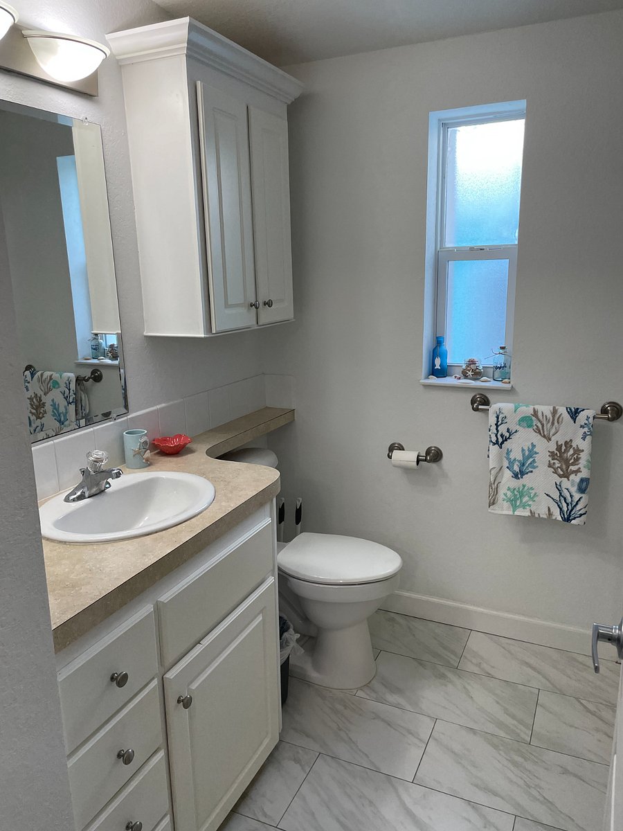 2nd Bathroom