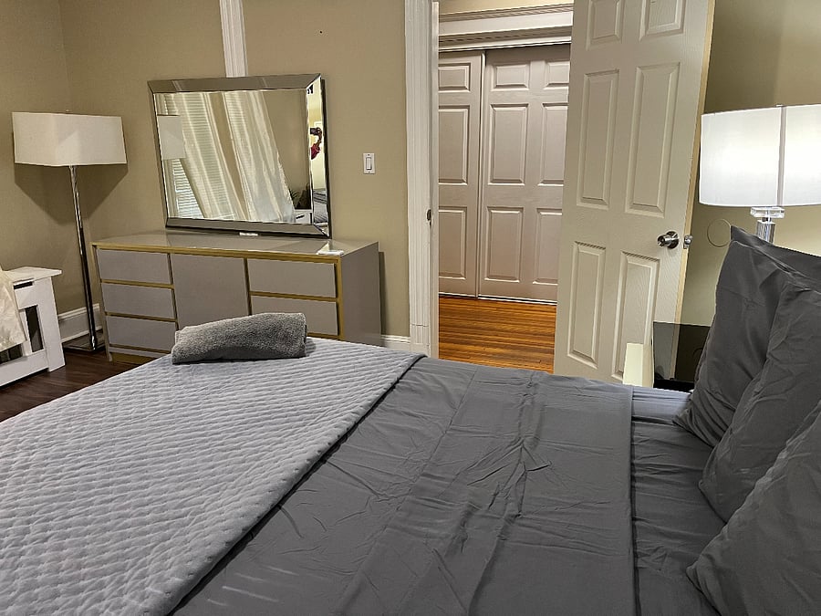 Sample pics of the 3rd bdrm, it was recently added while a guest was staying so we could not take most updated pics.**