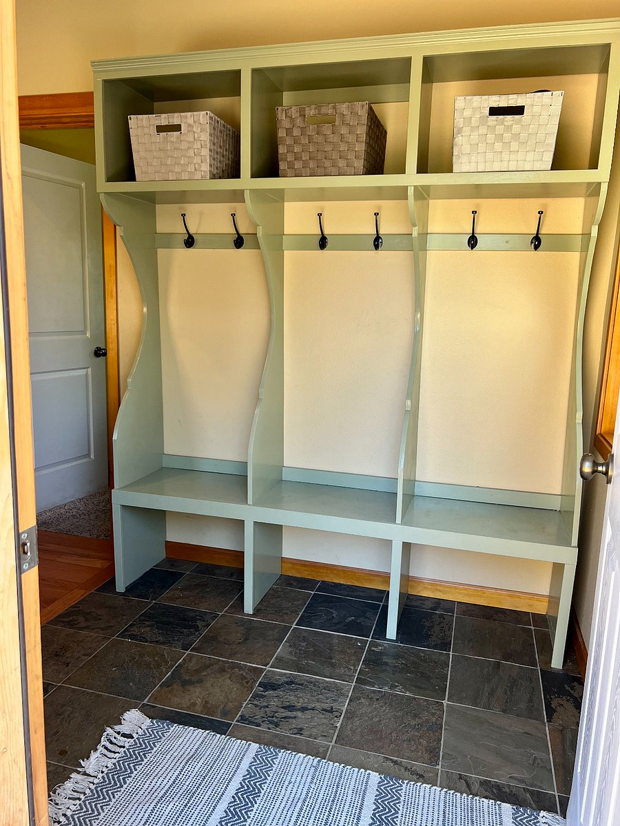 Large mudroom with lots of space to store your gear!