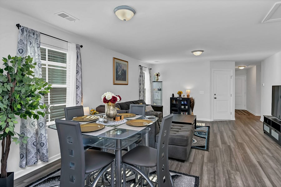 Furnished Finder property 625807_1 photo 3