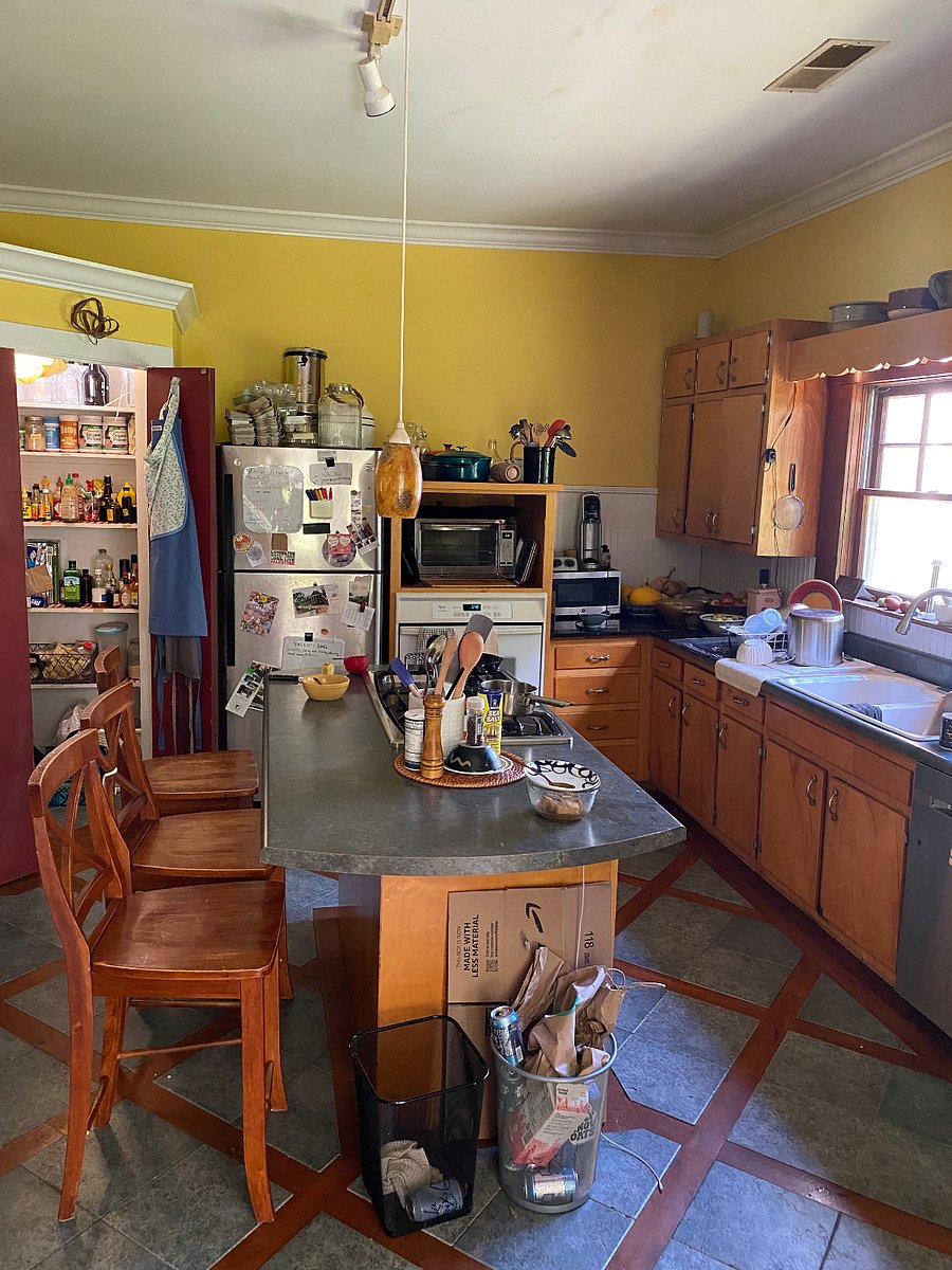 Another view of our kitchen.