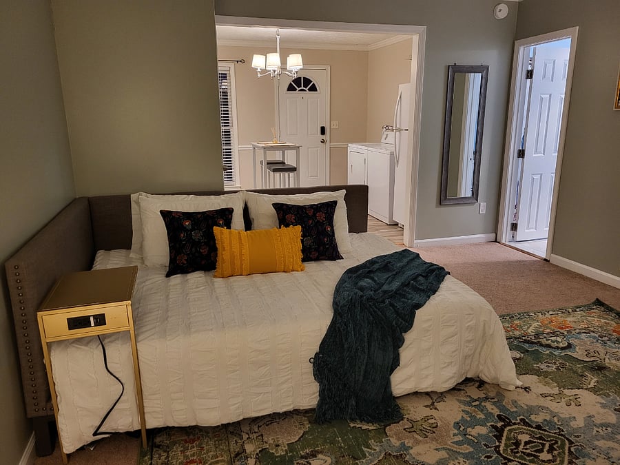 Furnished Finder property 625994_1 photo 9