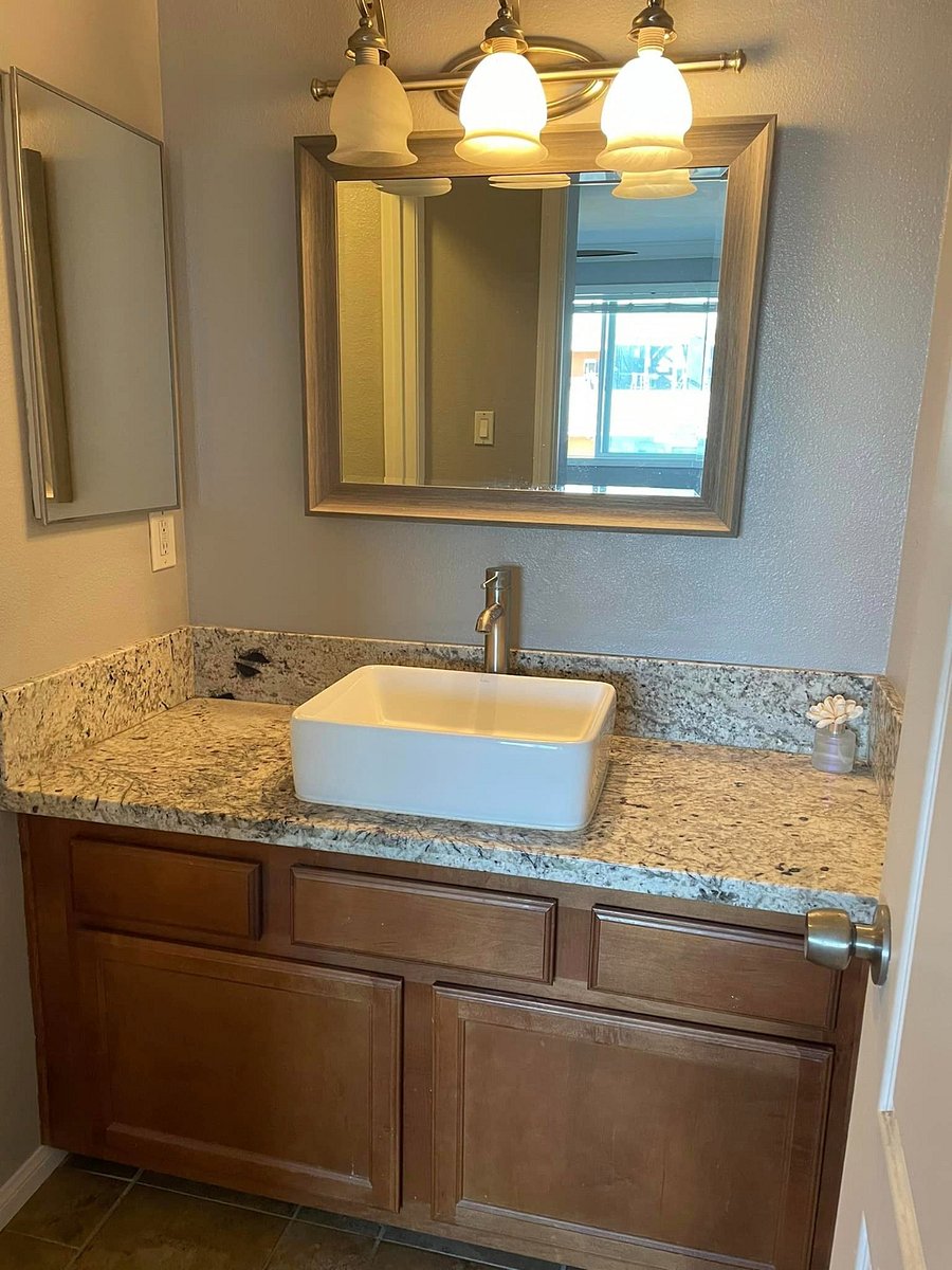 bathroom 1 vanity