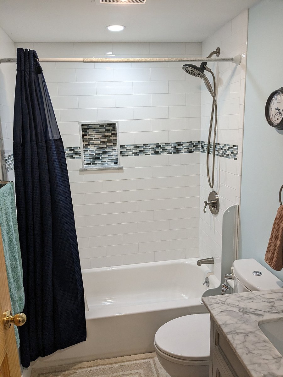 Shared full-bath