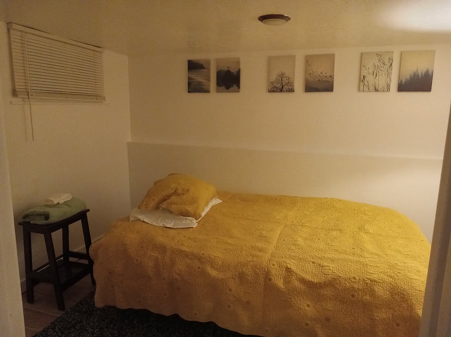 2nd bedroom with futon bed made
