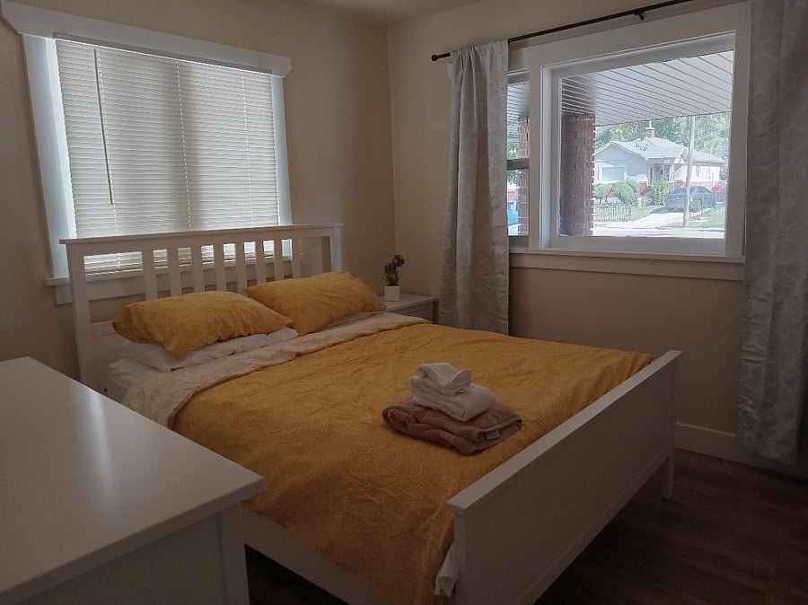 Front bedroom with queen bed