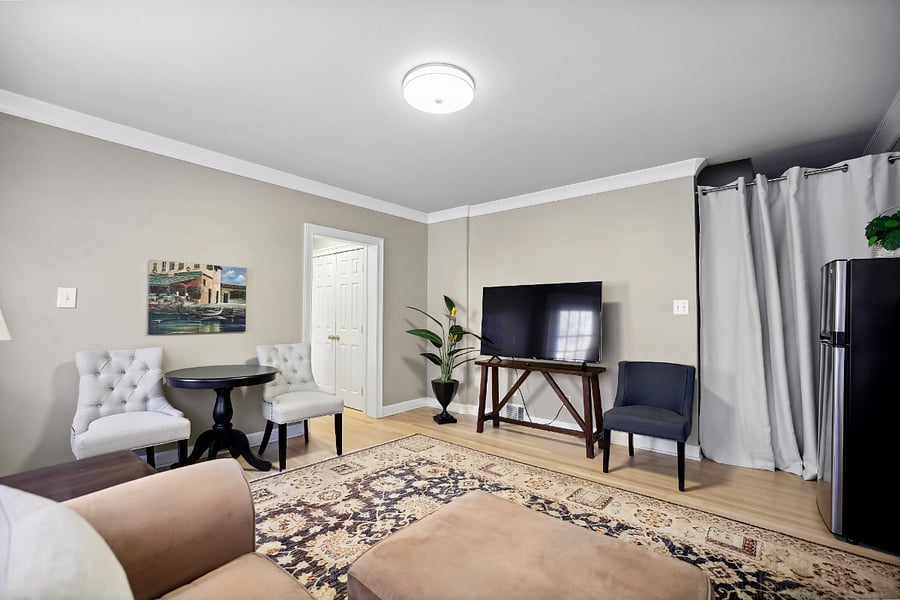 fast wifi, smart tv
