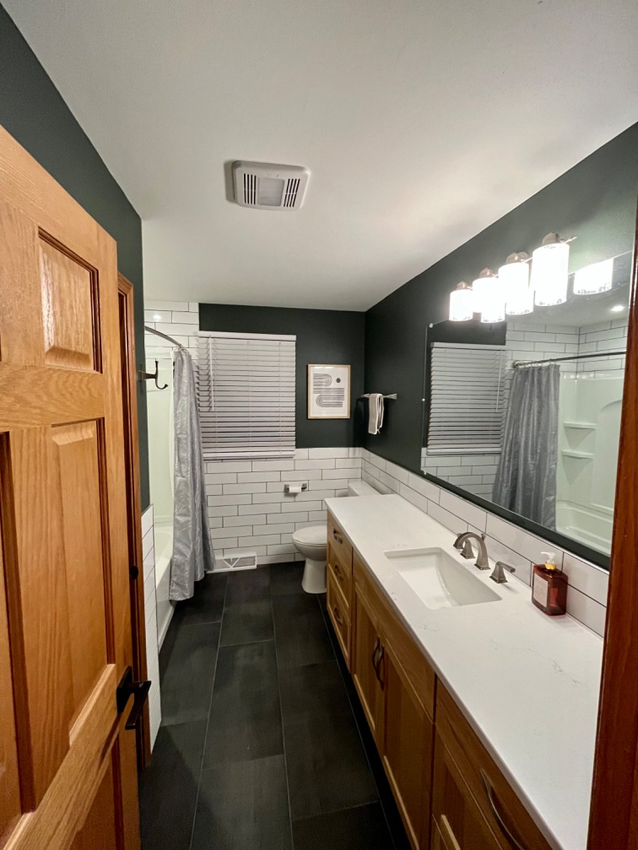 Main floor bathroom