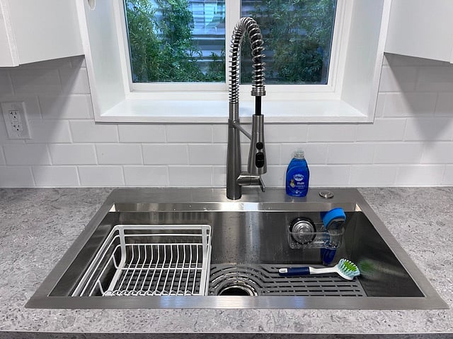 Professional oversize gourmet sink with sprayer faucet