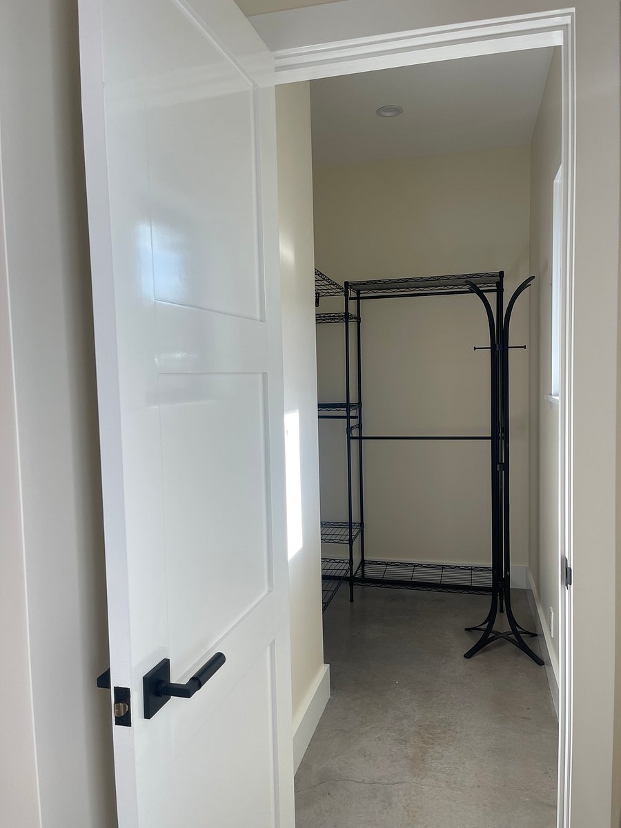 Walk-in closet