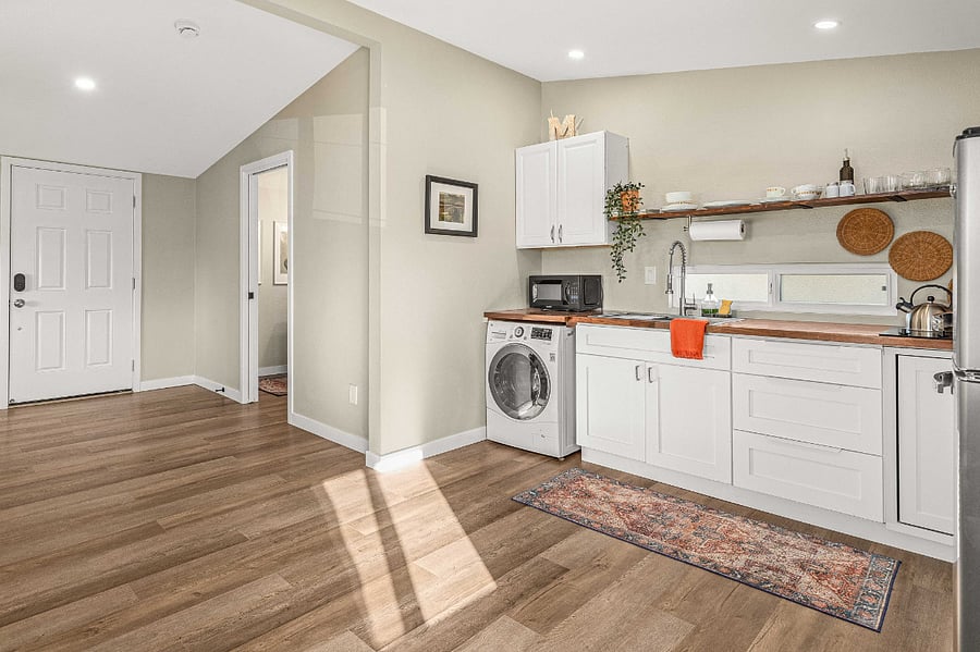 Open and Spacious Entry