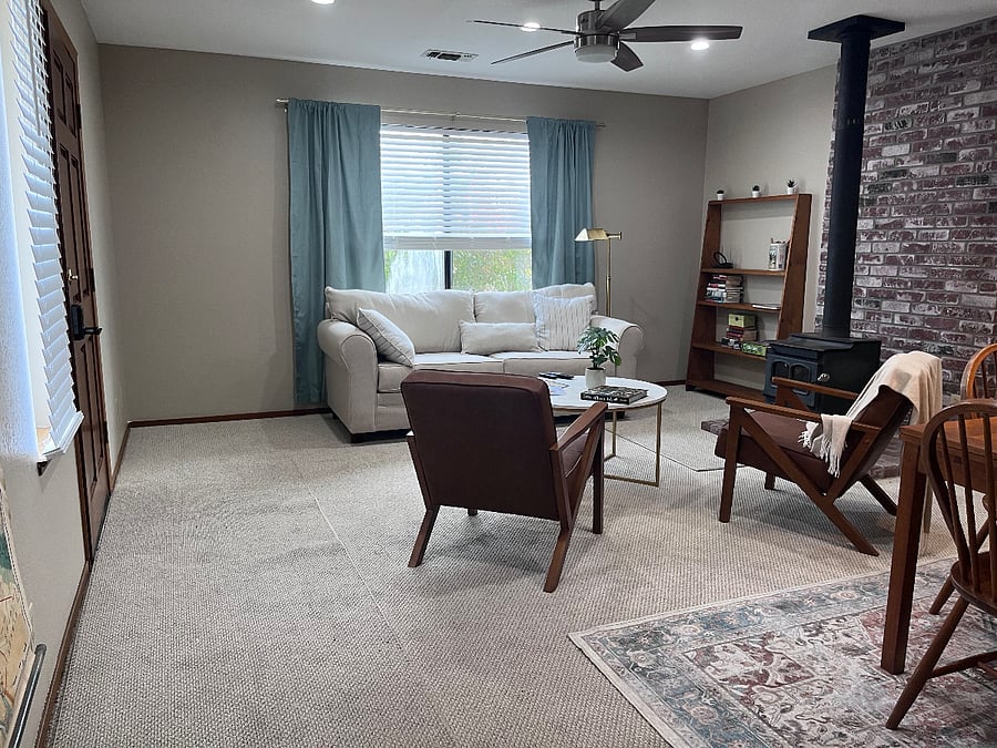 Living room/dining room