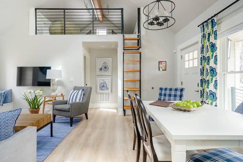 Wonderful open living area to relax in.