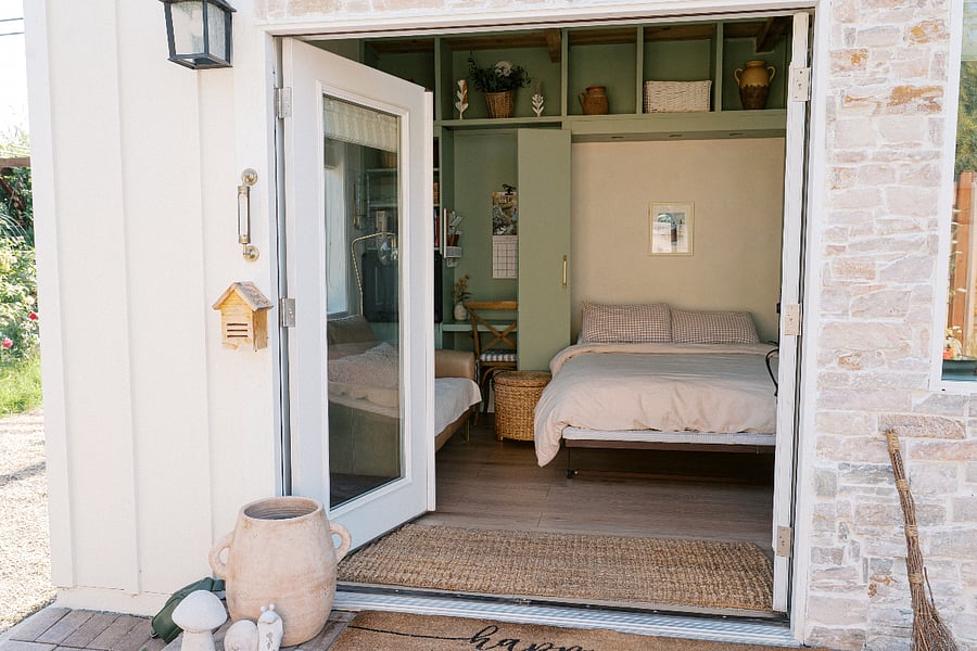 Murphy bed extended