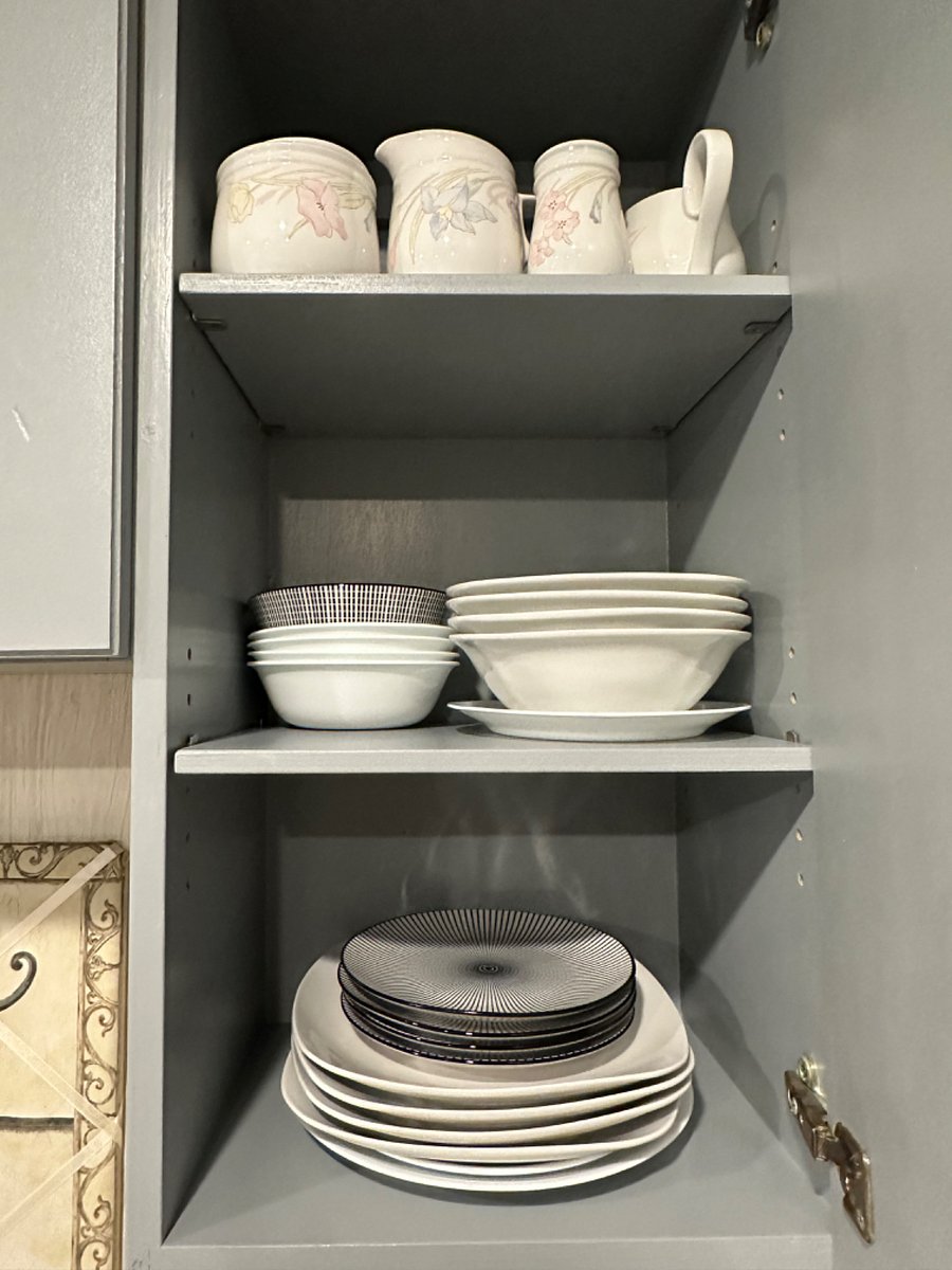 New dishes in studio.