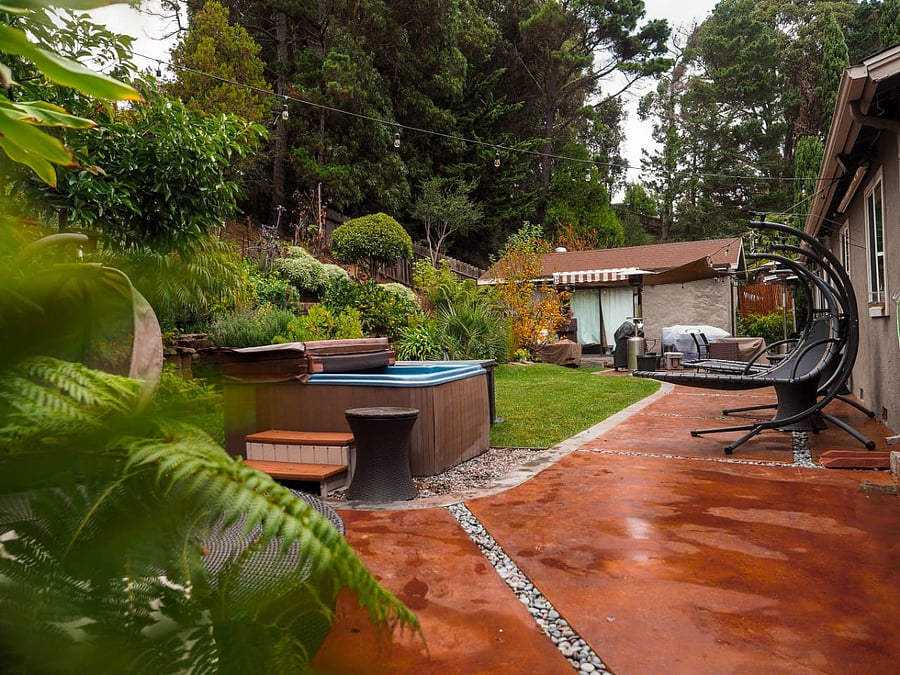 Outdoor hot tub and sauna room on request with additional fee.