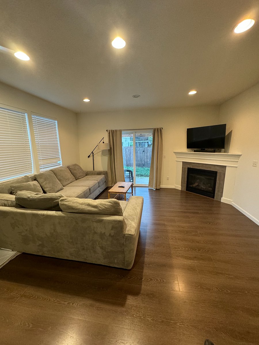 Furnished Finder property 627495_1 photo 3