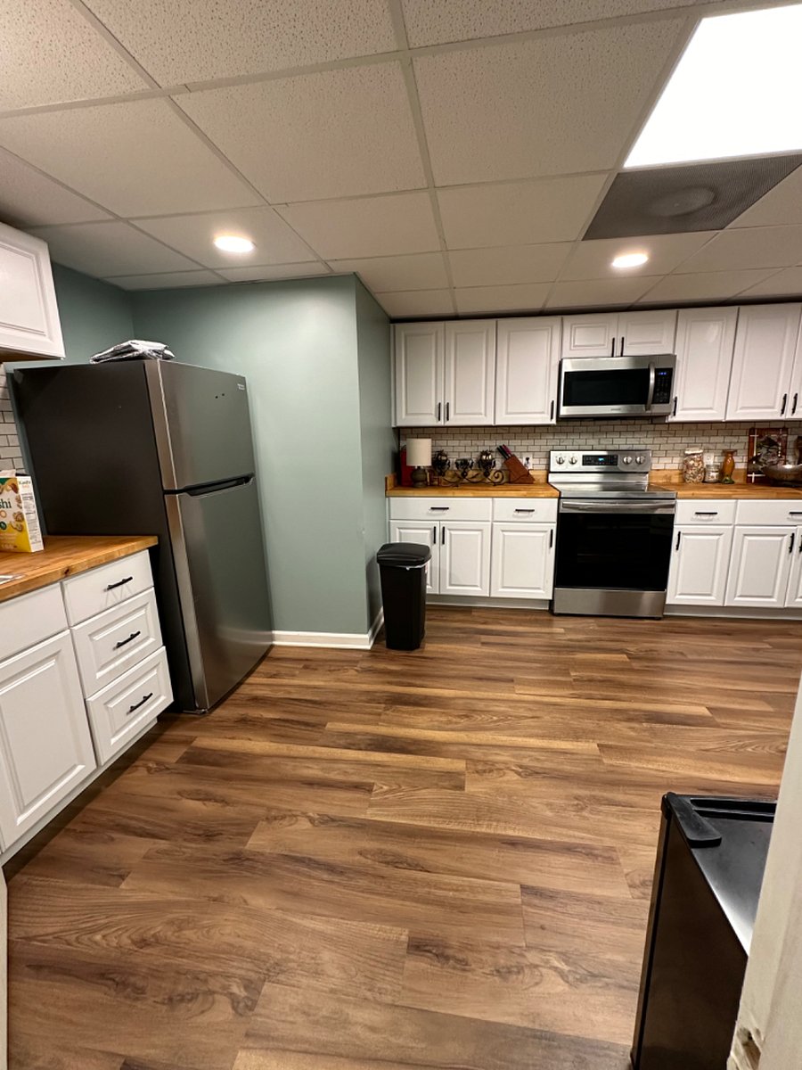 Full kitchen