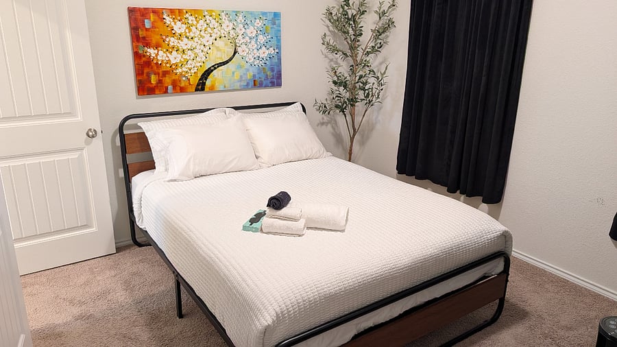 First-floor queen suite with private bathroom