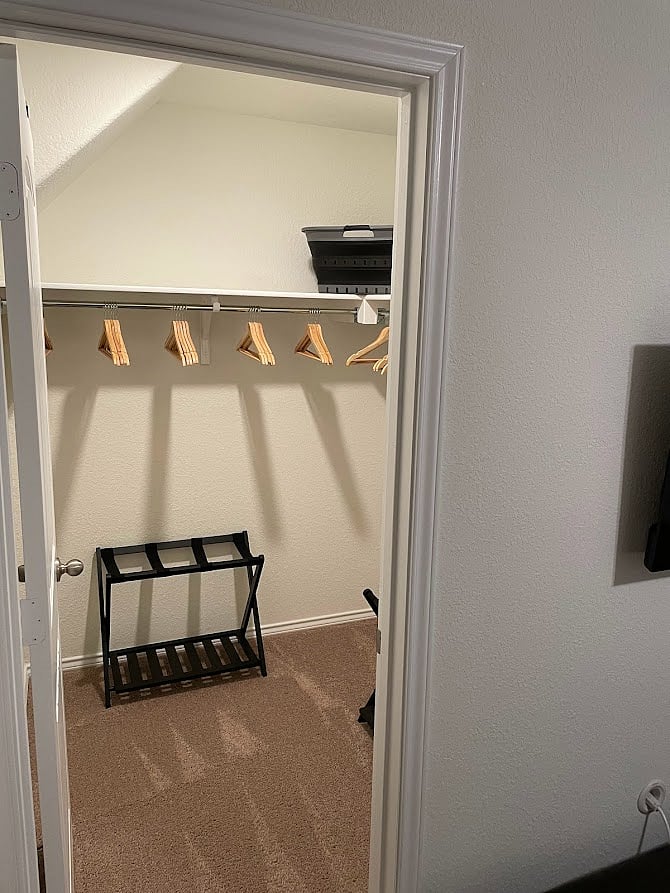 Walk-in Closet