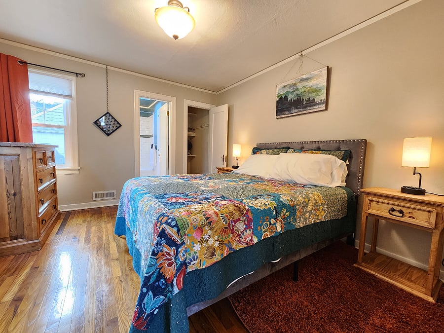 Queen size bed