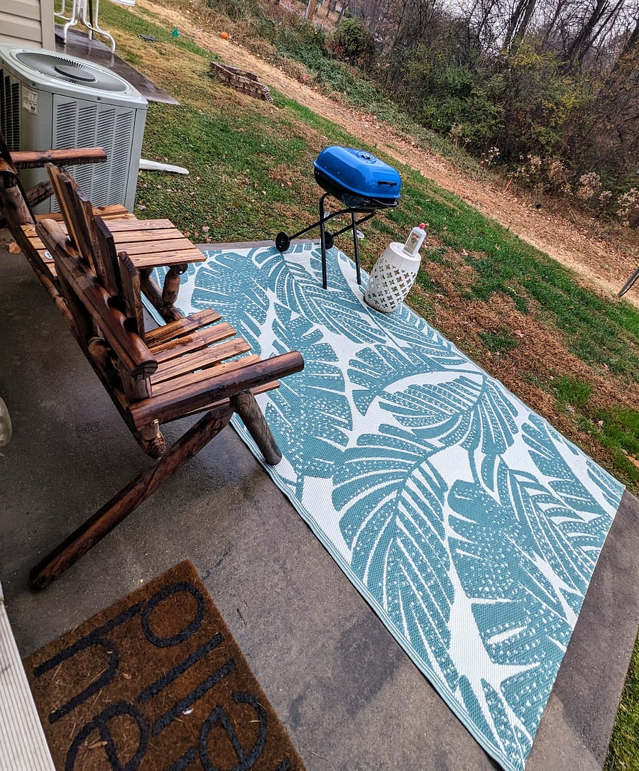 Patio area with grill