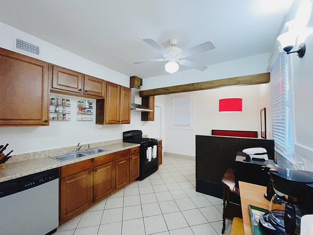 Furnished Finder property 628244_1 photo 11
