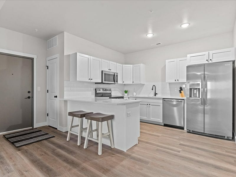 Furnished Finder property 628355_1 photo 5