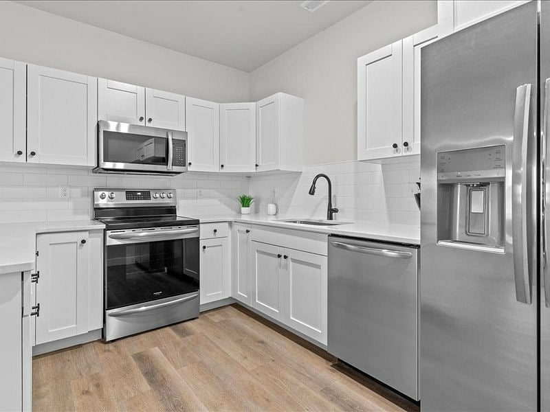 Furnished Finder property 628355_1 photo 13