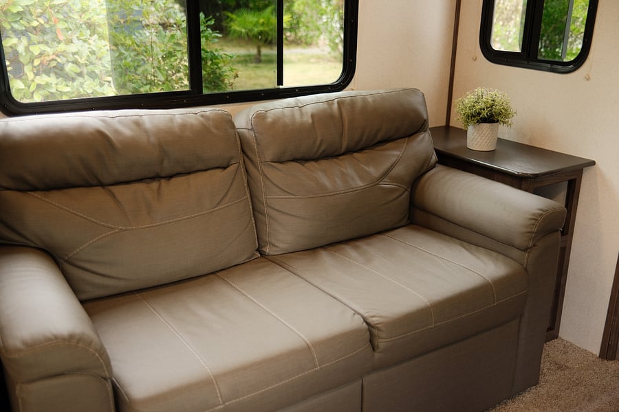 couch that opens into a bed