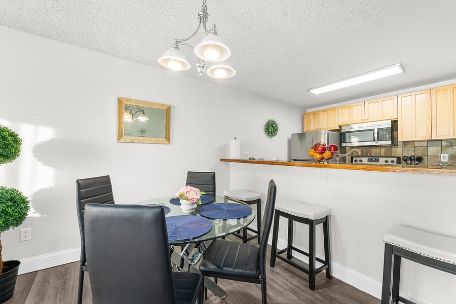 Dining room with breakfast bar