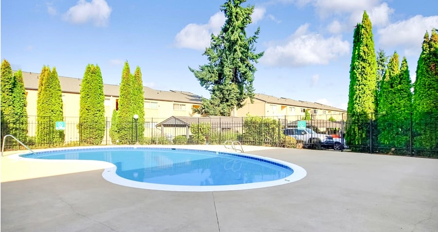Swimming Pool (seasonal)