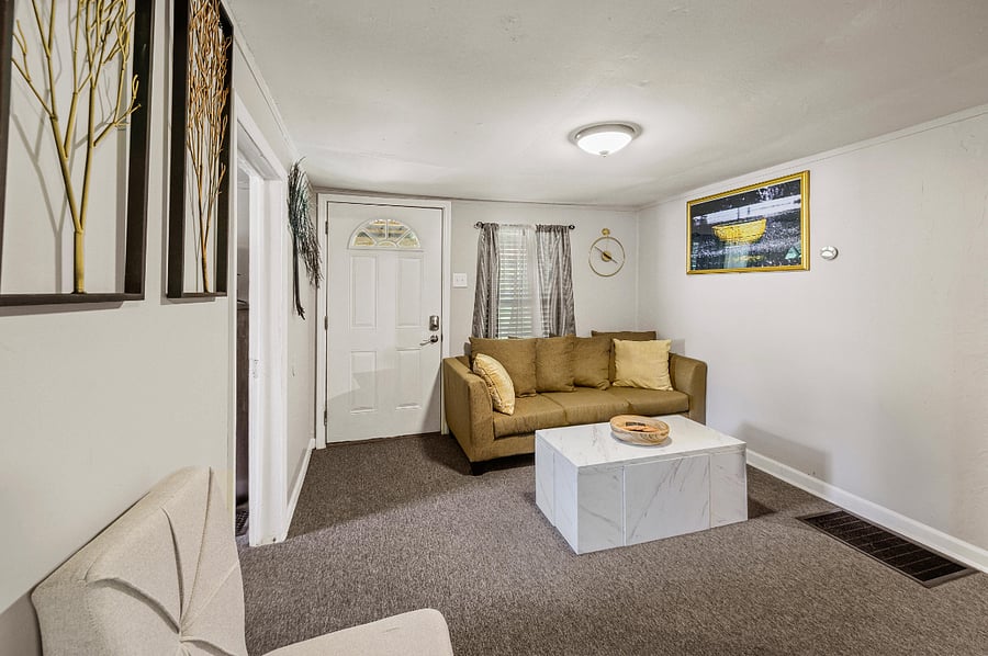 Furnished Finder property 628579_1 photo 3