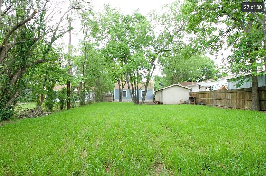 Fully enclosed back yard. Your pet will love it!