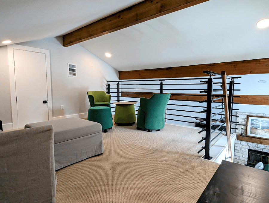 Spacious loft for working or relaxing