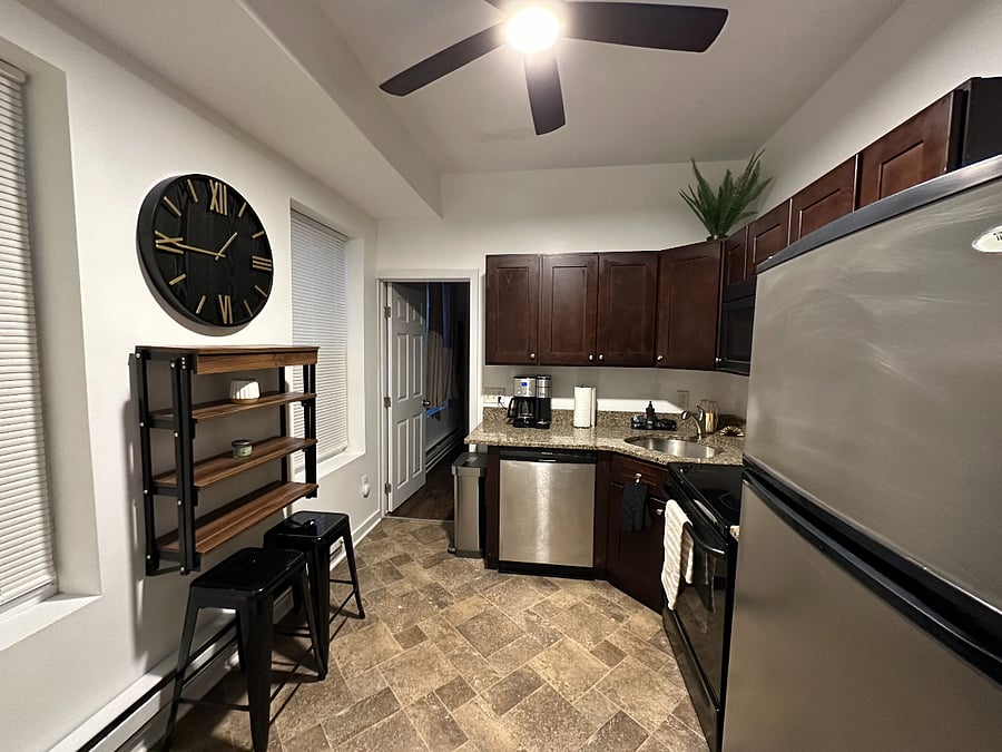 Furnished Finder property 628878_1 photo 4