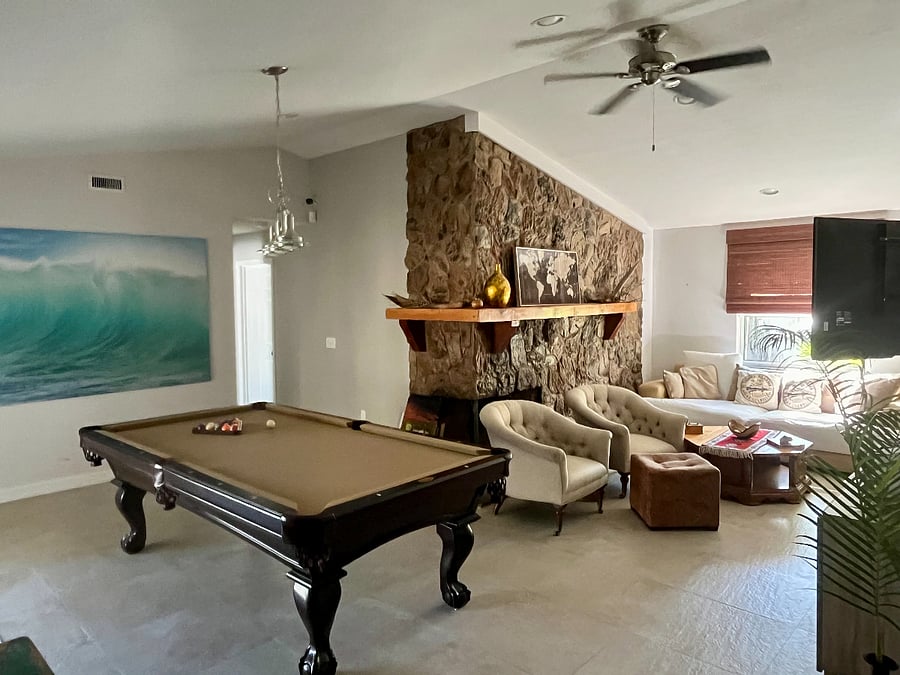 Pool Table, Fireplace and the second Living Space with TV and a super comfortable couch.
