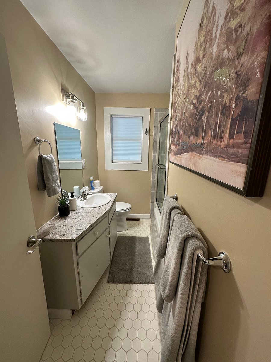 Full Shared bath