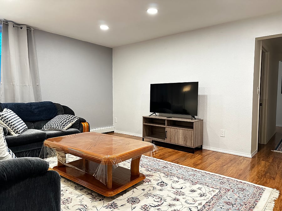 Smart Tv and Coffee Table