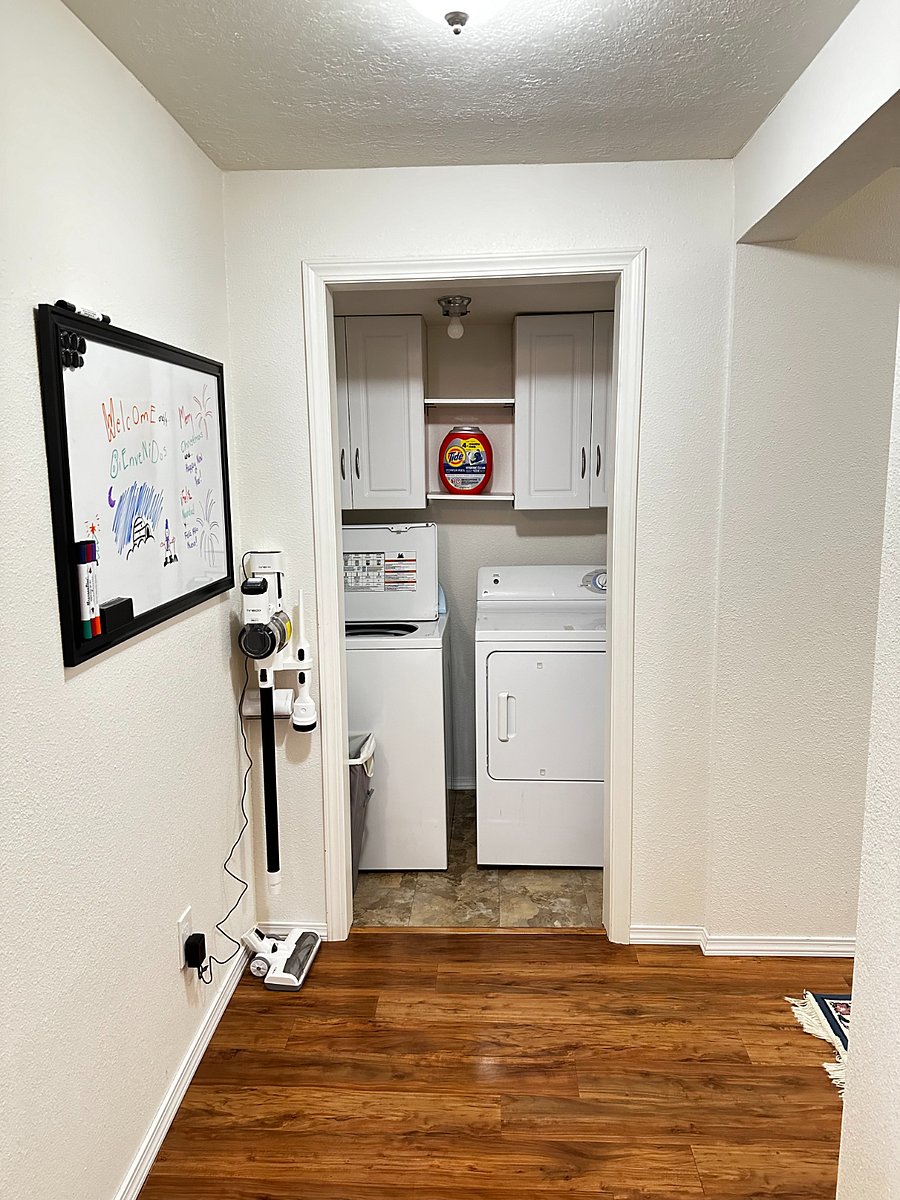 Laudry Room w/ Vacuum