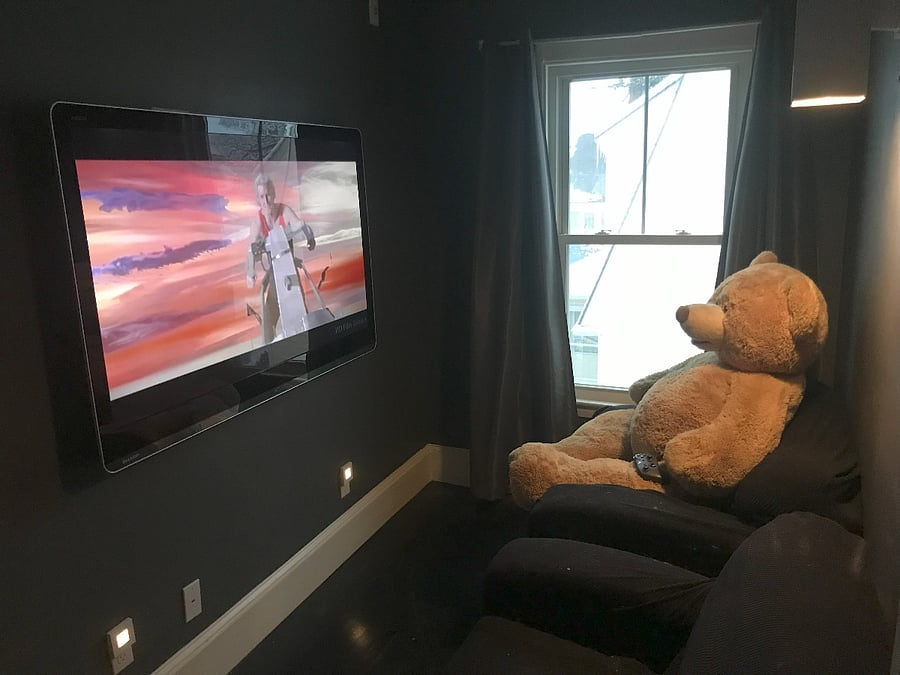 2nd Floor Snug: Curtains open