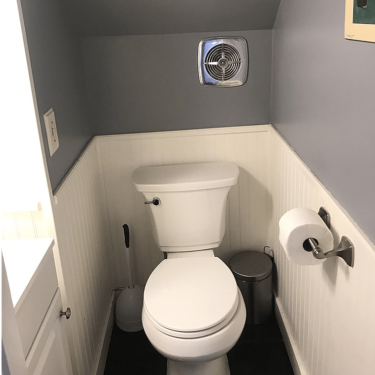 1st Floor:
Powder room off the main entryway