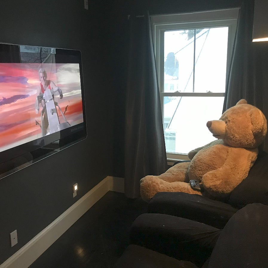 2nd Floor Snug: Curtains open