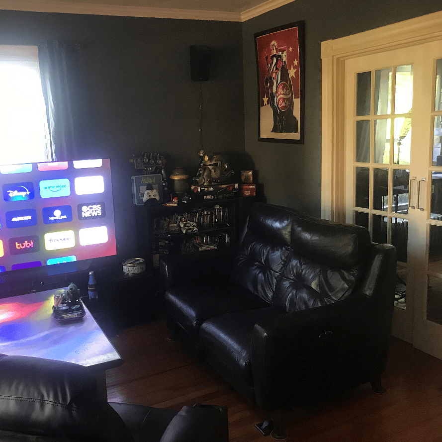 1st Floor - Living Room
Powered Reclining Love Seat with USB Charging