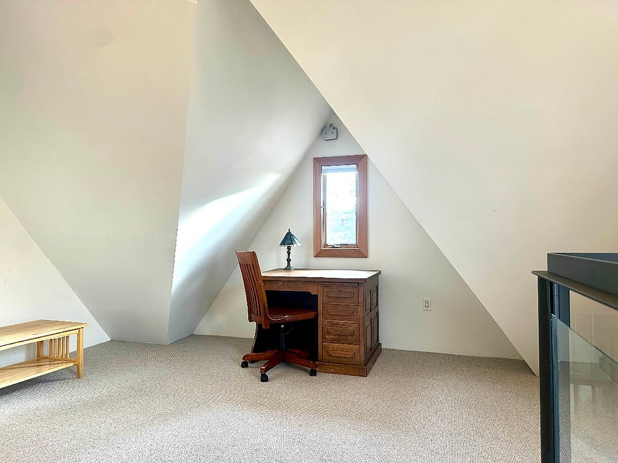 Bedroom work desk
