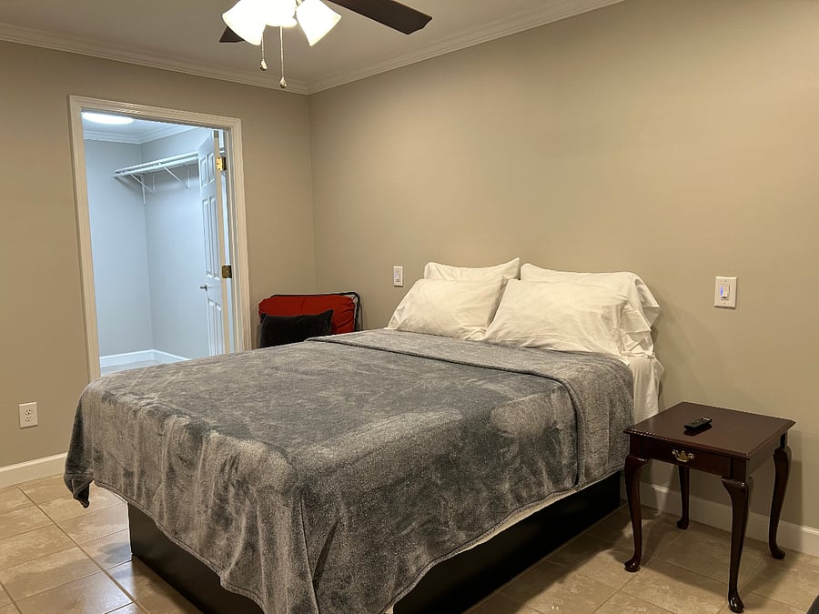 Expanded Luxury Suite:
All beds in each unit now have two sets of pillows: 2 Medium Firm BeautyRest, and 2 soft but supportive MyPillows.