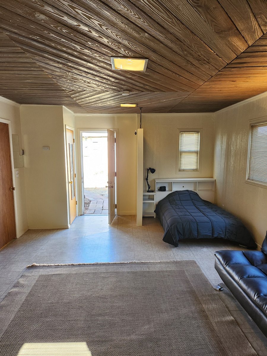 Full size bed.