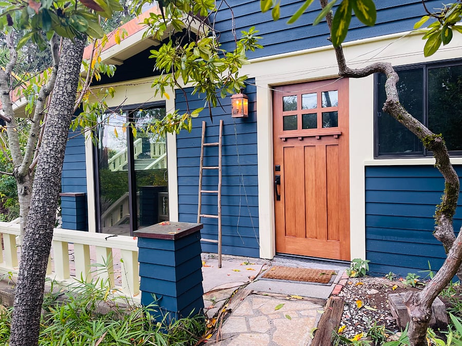 Seperate entrance to fully remodeled ground level. Brand new with luxury touches like copper sink, heated floors and towel bars. Tastefully decorated with antiques to maintain the historic charm.