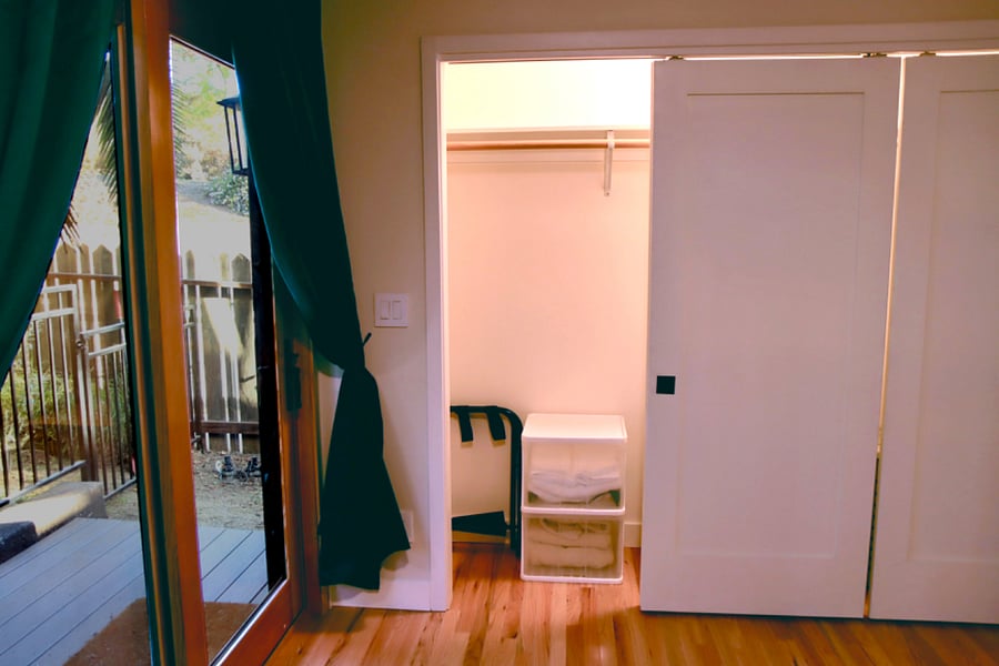 Lots of closet space with drawers