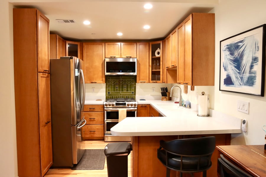 Full kitchen with everything you need to cook.